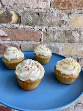Load image into Gallery viewer, 4 pack of Cupcakes - At Least 24 Hour Notice